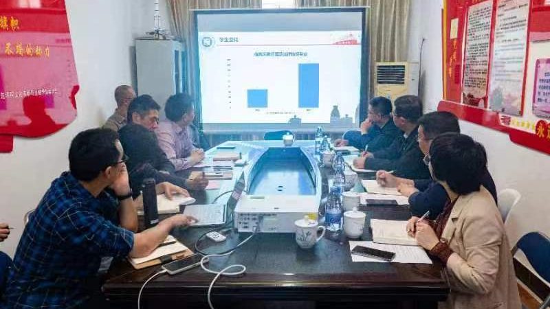 纪录片镜头材质揭秘：价格背后的故事**